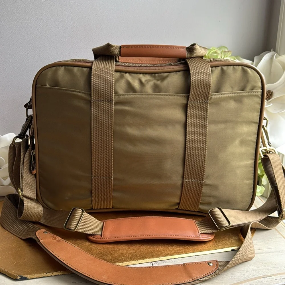 VNWOT! Hartmann Nylon and Leather Expandable Messenger Bag